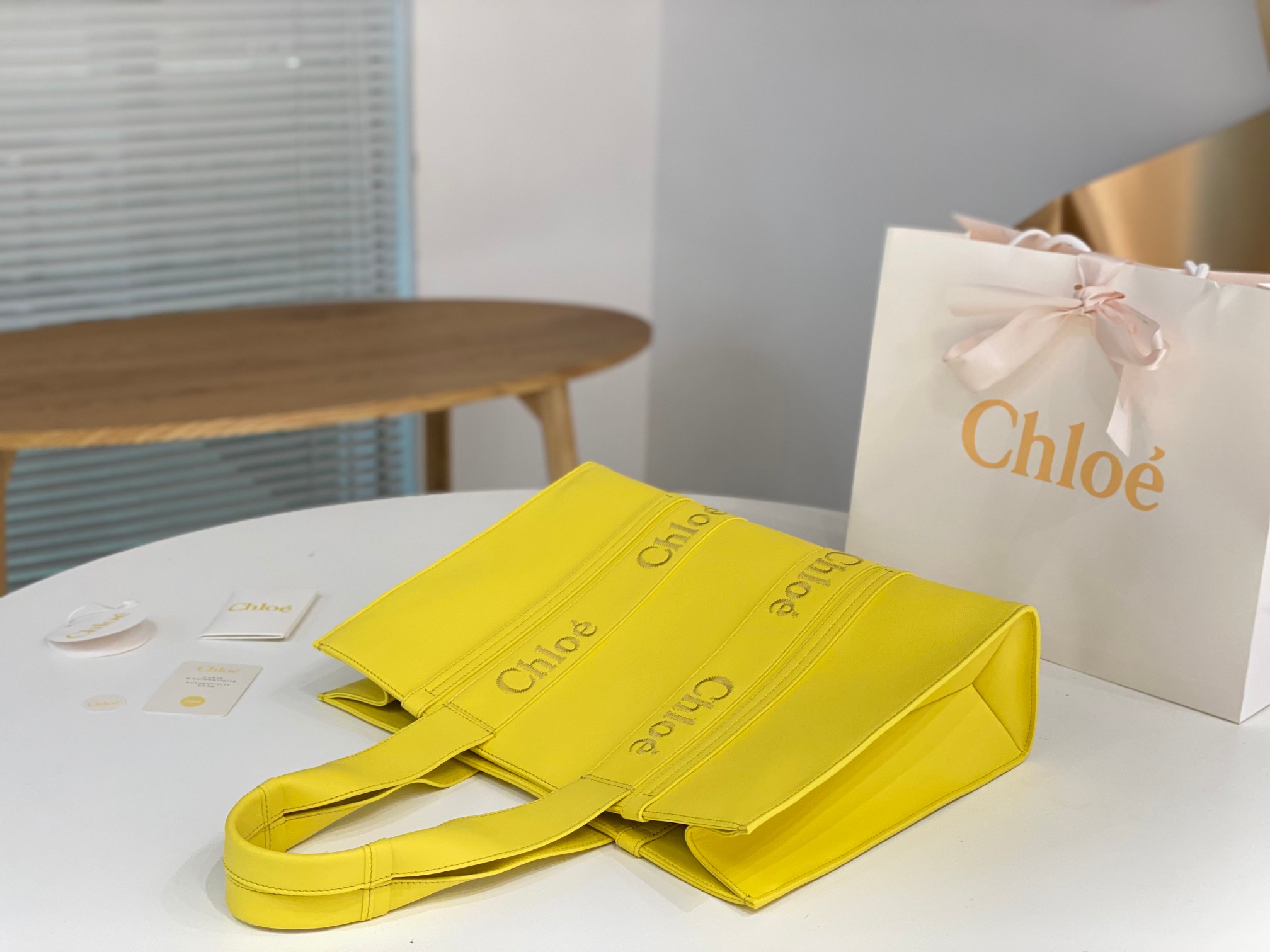 Chloe Large Woody Tote Bag In Yellow Soft Smooth Calfskin Leather